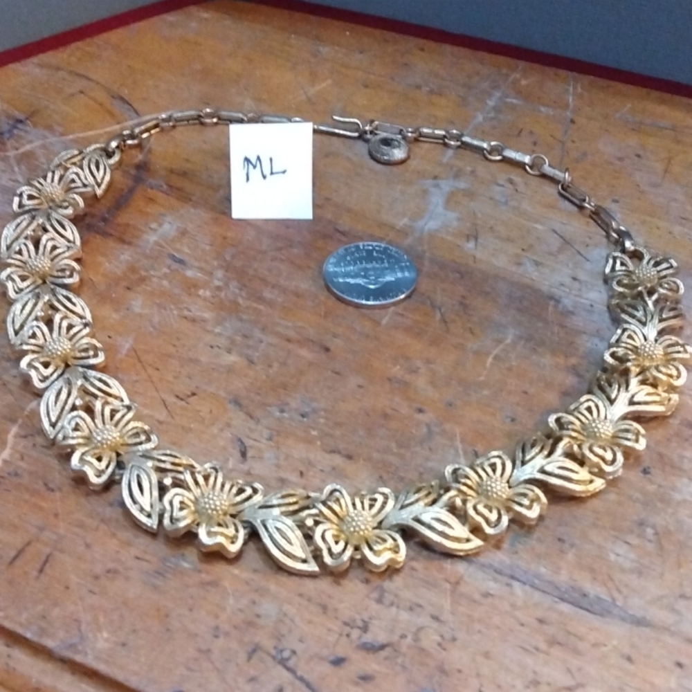 Vintage floral necklace